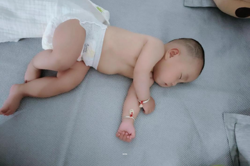 永安宝宝脸上有白色斑块